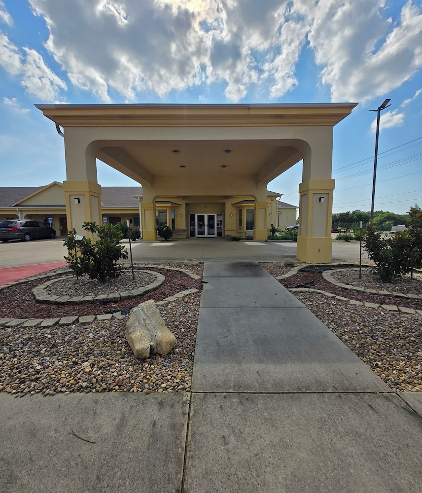 Whitesboro Inn & Suites — hotel in Whitesboro