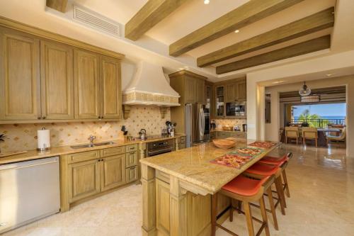 2 BD 5 Star Beachfront Hacienda — 4-Star Luxury Hotel in Cabo San Lucas, Mexico