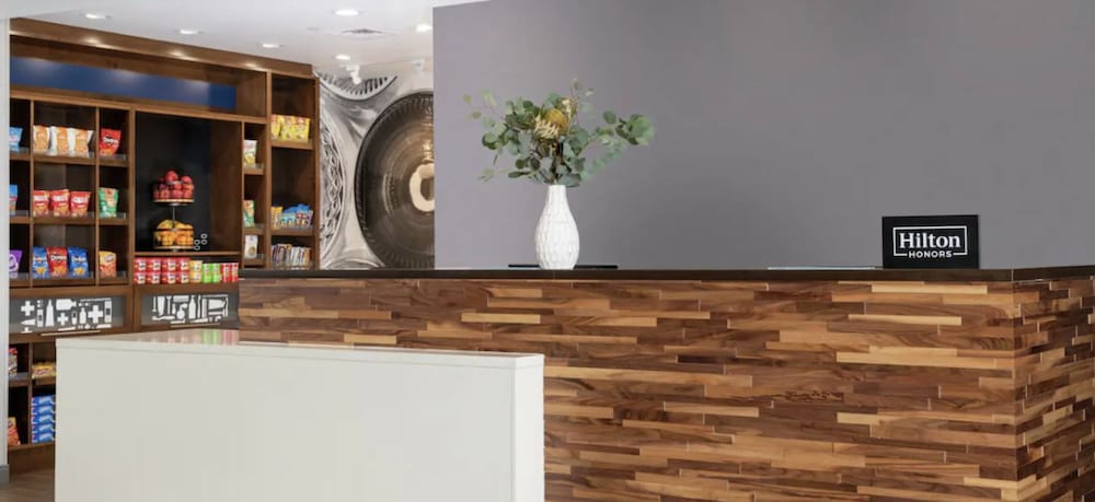 Hampton Inn & Suites Red Bluff - photo 3