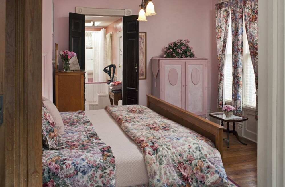 Cliff Cottage Inn Victorian B&B and Boutique Hotel - photo 5