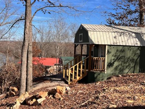 Chaonia Landing Resort Marina & Guide Services — hotel in Williamsville