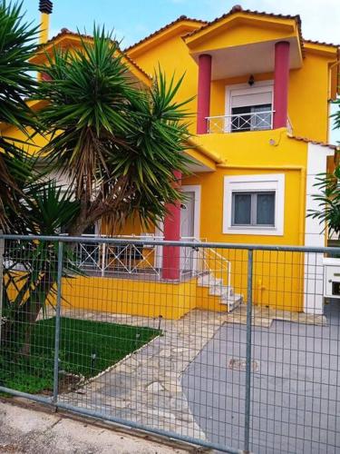 The Sunny House — 4-Star Luxury Hotel in Volos, Greece