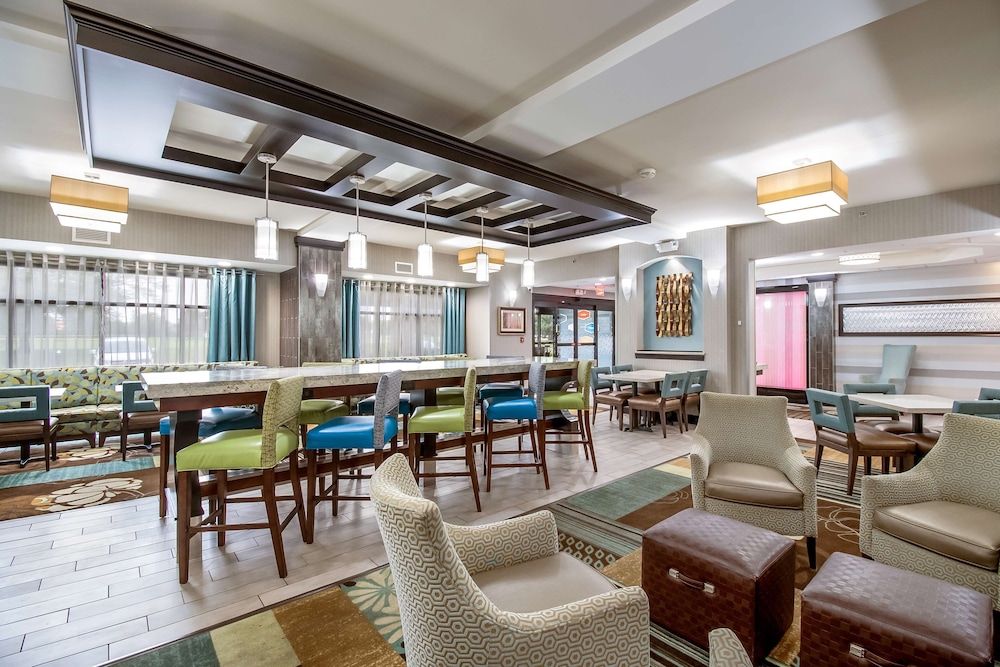 Hampton Inn Columbus West - photo 21