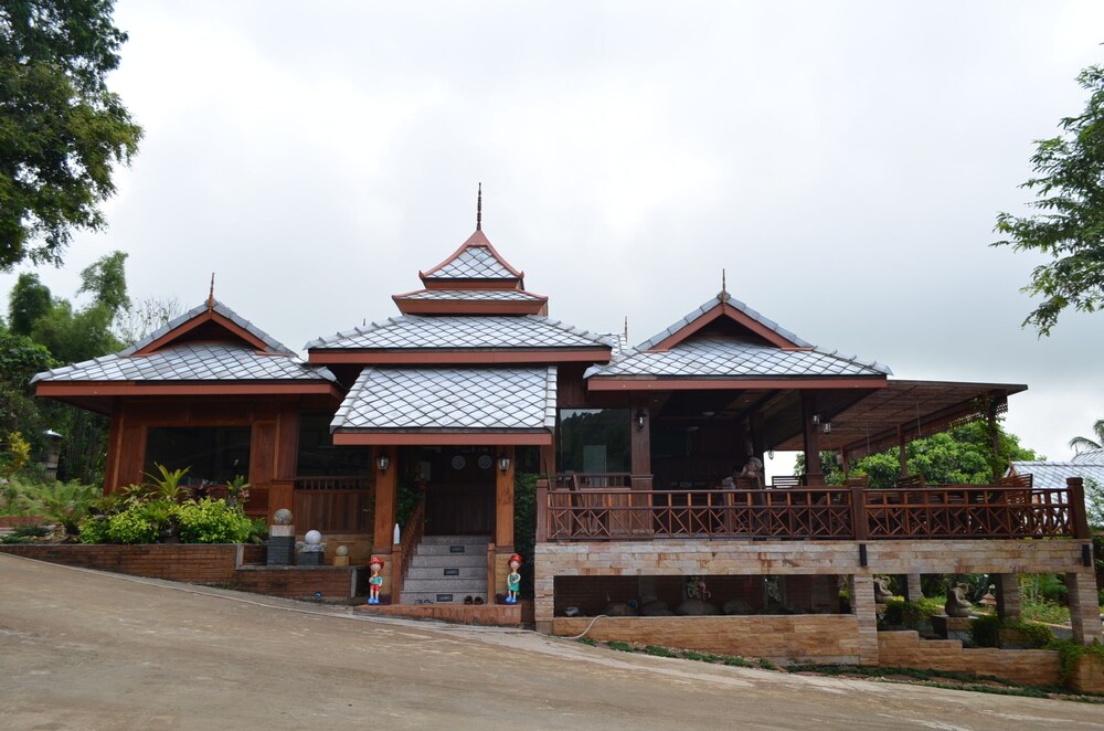 Phusangtawan Resort - carbon neutral hotel in Phuket
