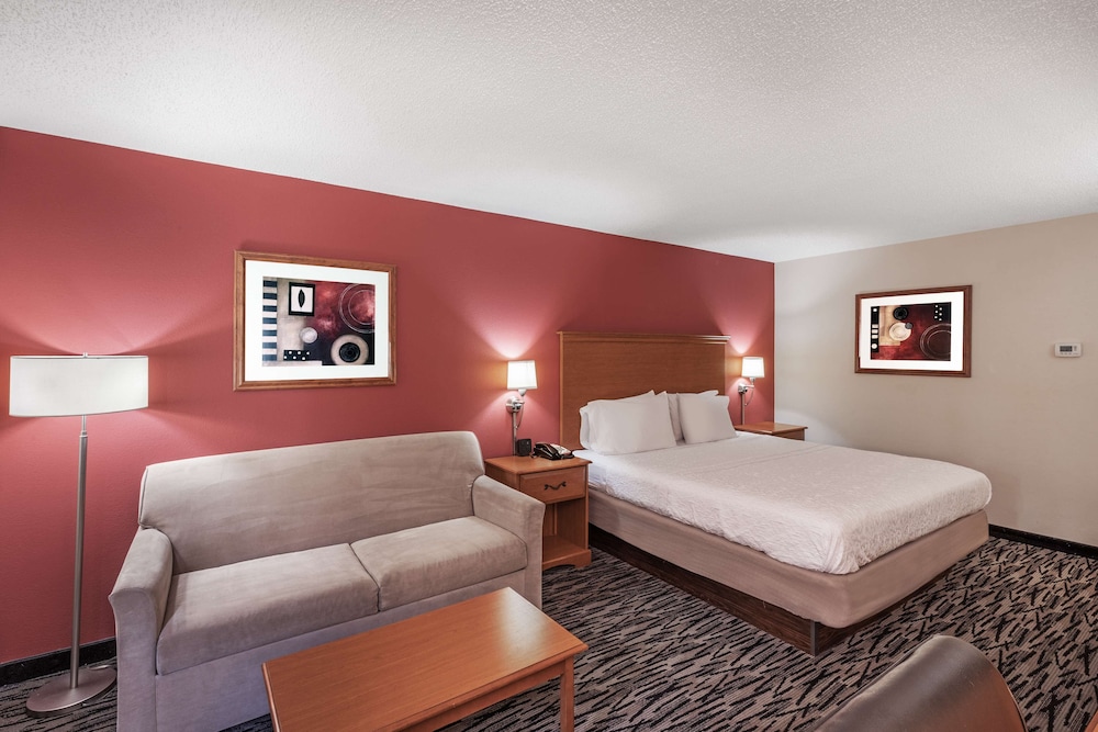 Hampton Inn Aiken - photo 10