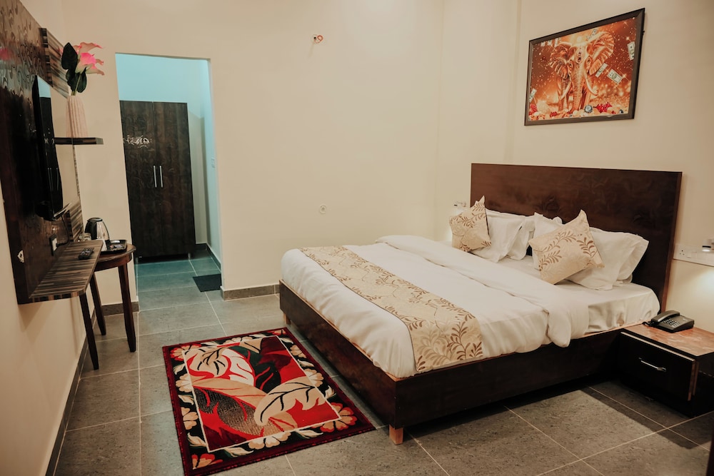 Wild Willows Farmstead Resort in Kaladhungi, India