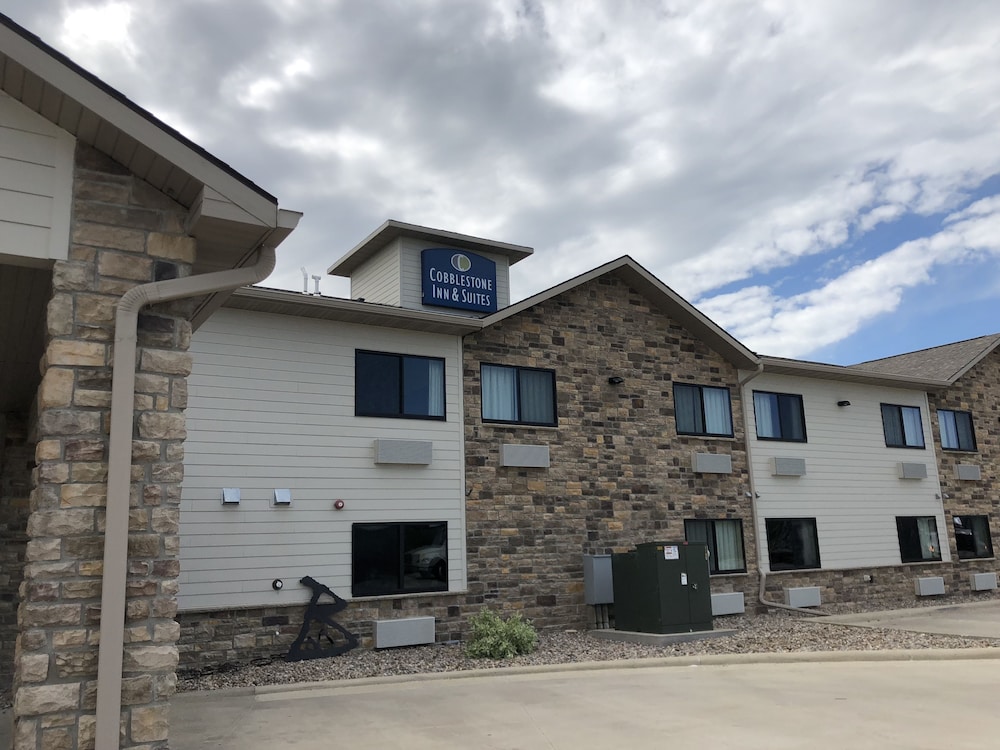 Cobblestone Inn & Suites Denison Oak Ridge - photo 67