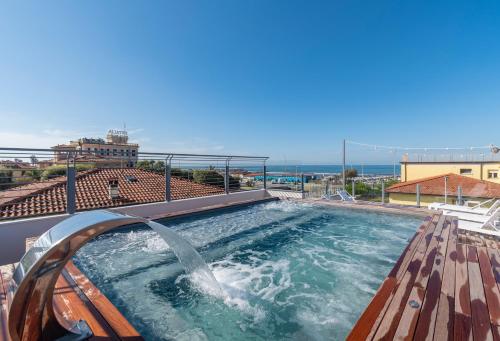Residence Stella — 4-Star Luxury Hotel in Marina Di Massa, Italy