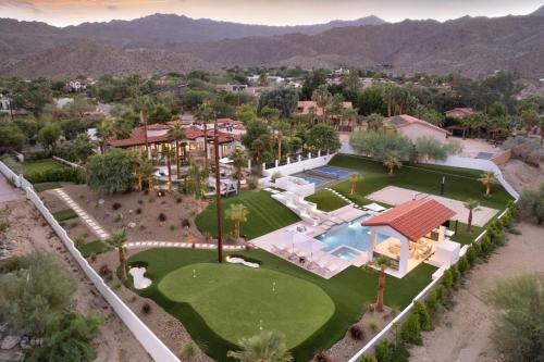 Jaguar Estate Private Lush Estate With 2 Incredible Pools And Spas Pickleball And Resort Style Yard — Palm Desert