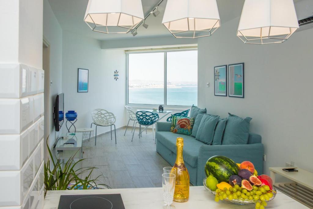 Front Row Skyline Retreat Pool Access