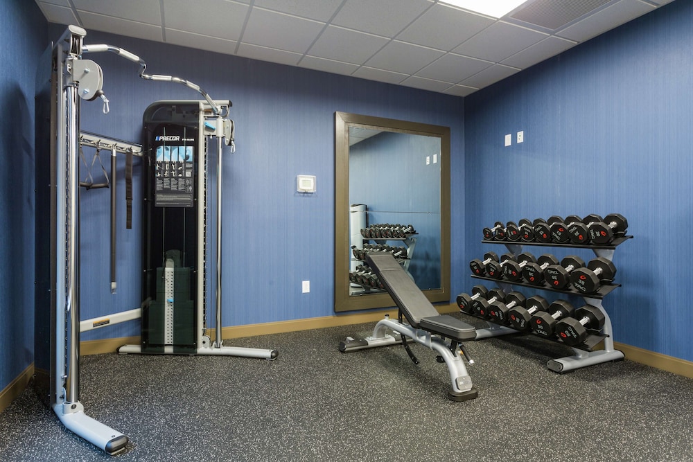 Hampton Inn Cumberland - photo 21