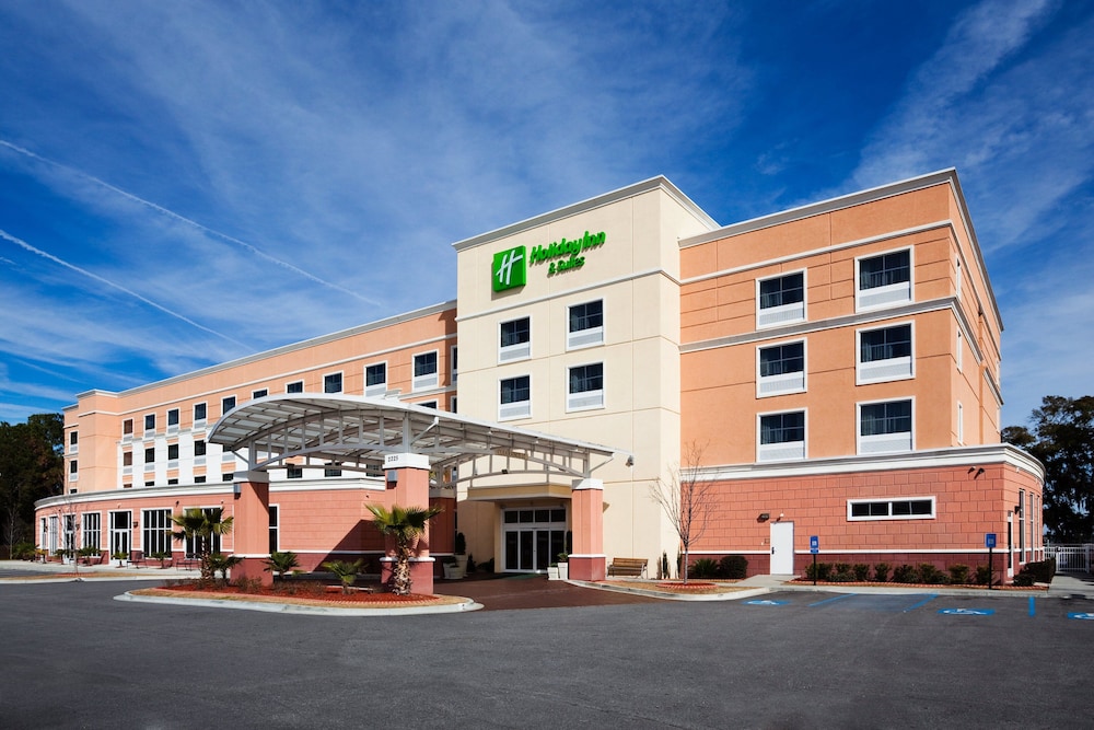 Holiday Inn Hotel & Suites Beaufort at Highway 21 by IHG in Beaufort, United States