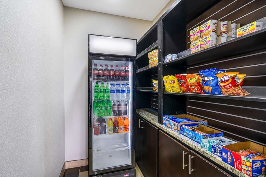 La Quinta Inn & Suites by Wyndham Canton MS - photo 38