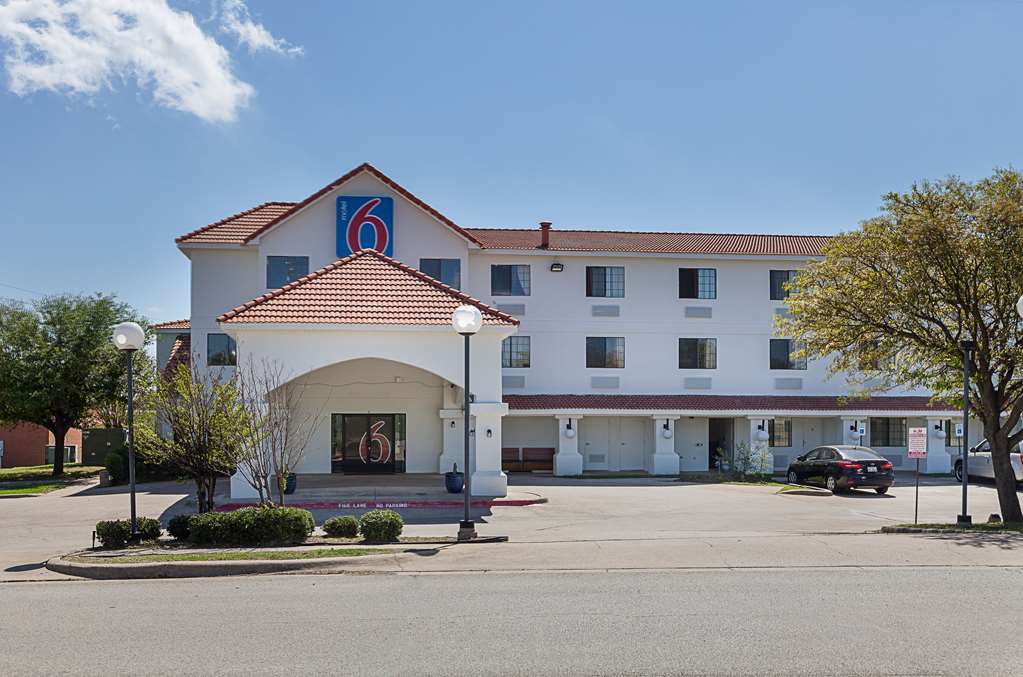 Motel 6 Bedford TX Fort Worth - photo 3