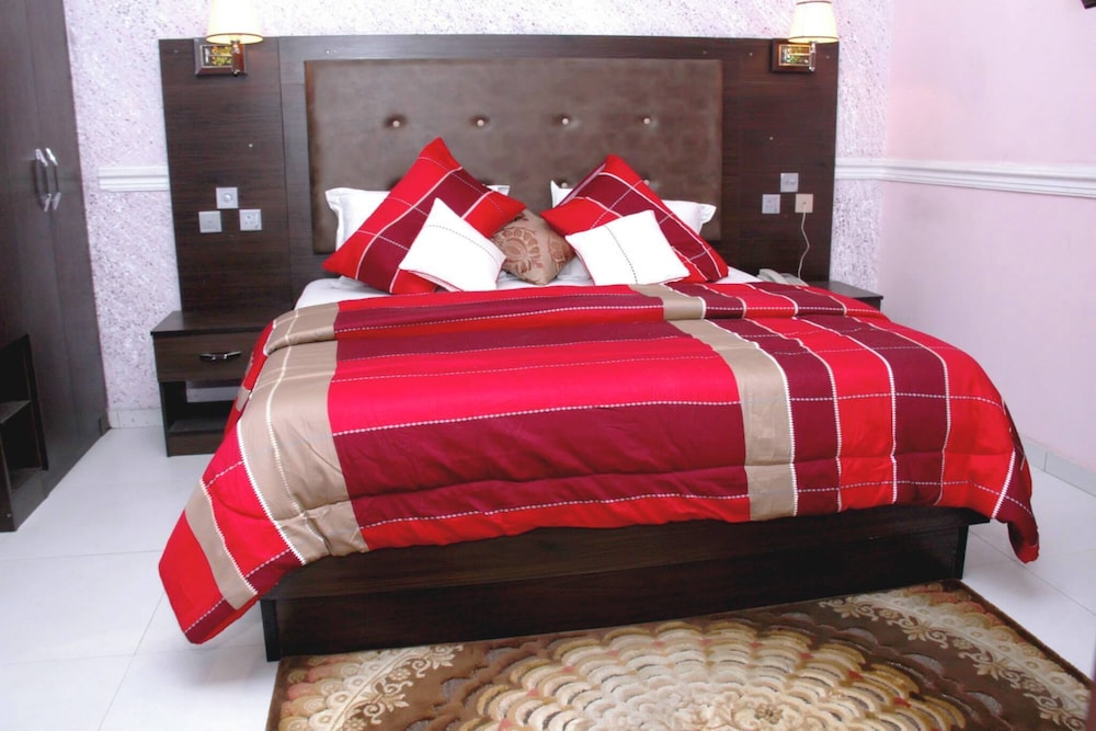 Queens Gate Hotel - last minute hotel in Port Harcourt