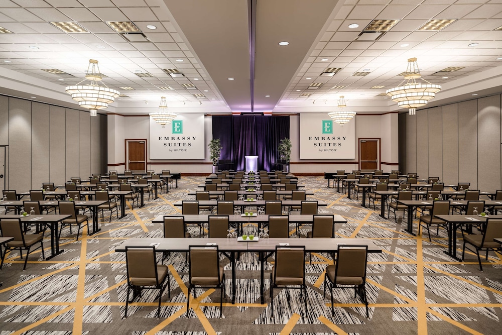 Embassy Suites by Hilton Portland Airport - photo 40