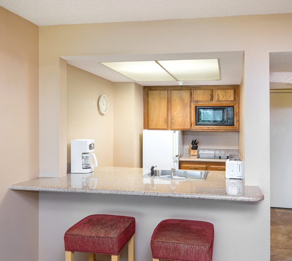 WorldMark Palm Springs Plaza Resort and Spa - photo 11