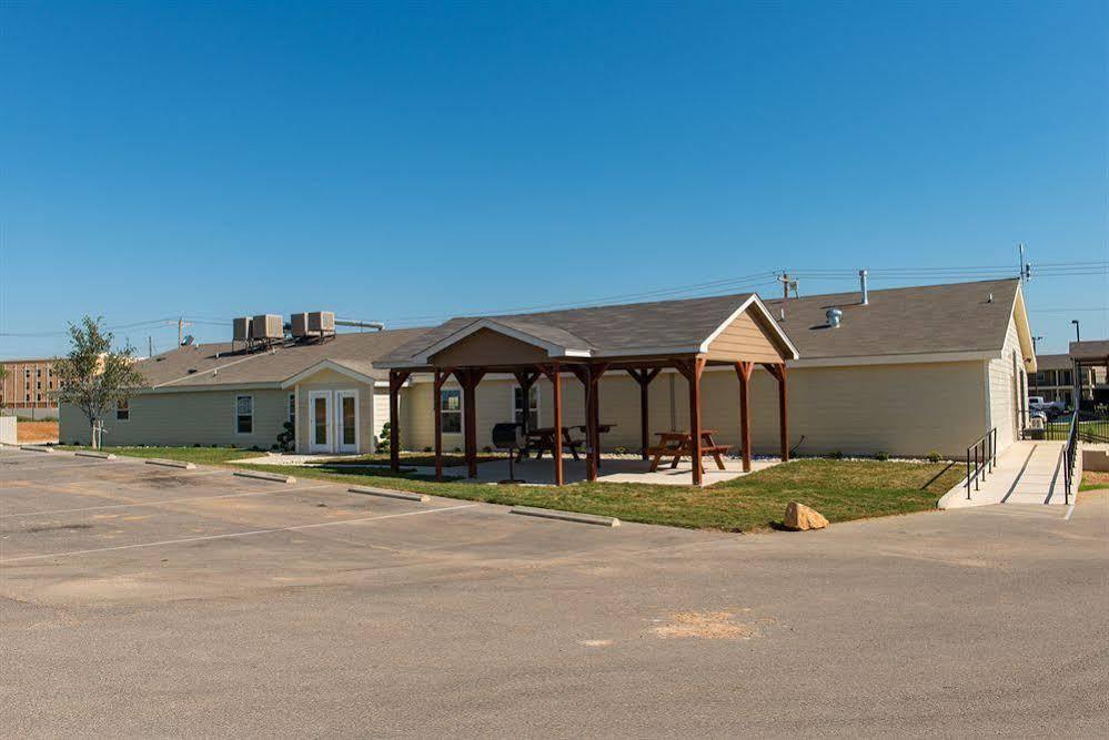 Eagle Ford Cabins — Cotulla — photo 3
