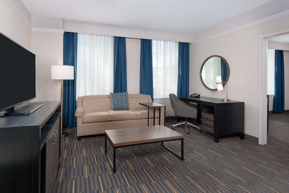 Hampton Inn & Suites Buffalo Downtown - photo 21