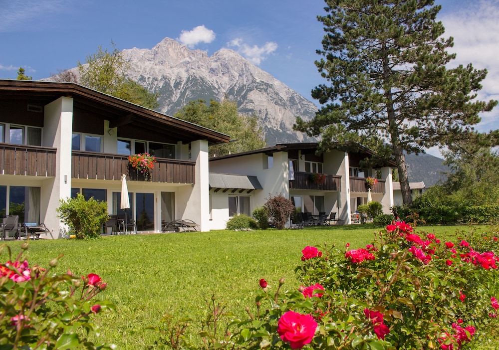 Chalets St. Wendelin — 4-Star Luxury Hotel in Telfs, Austria