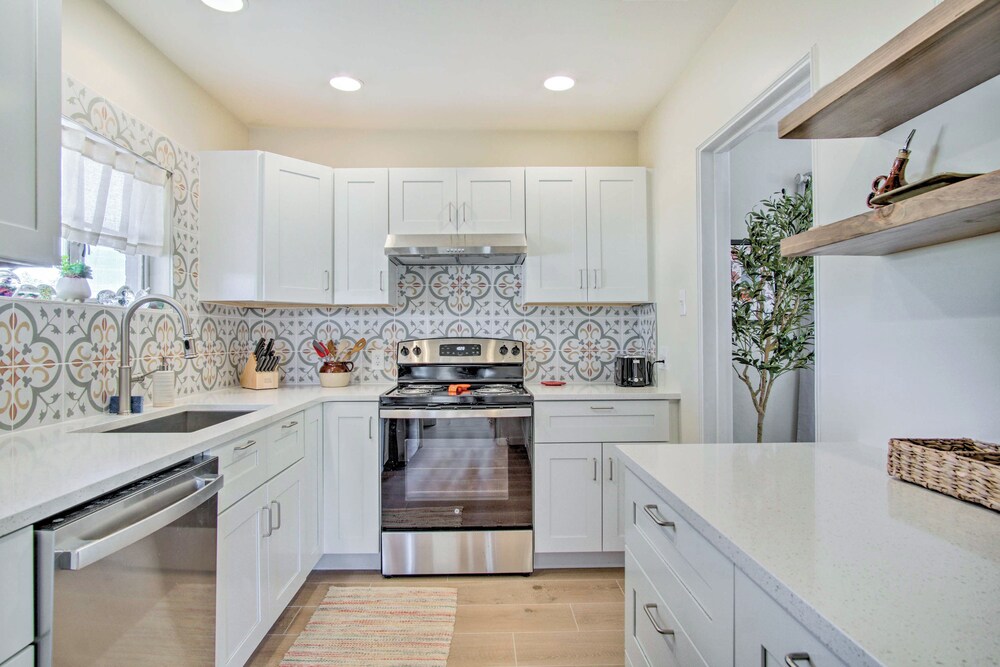 Centrally Located Tucson Home about 5 Mi to Dtwn — 4-Star Luxury Hotel in Tucson, United States