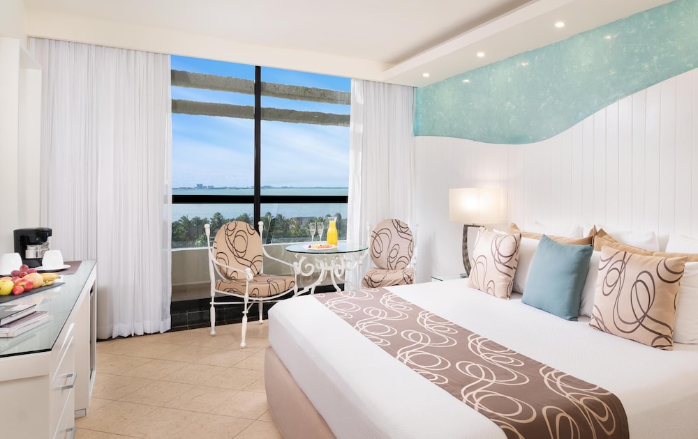 The Grand Oasis Cancun All Inclusive