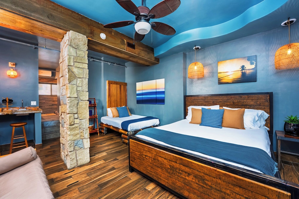 Nomads Hotel Near San Clemente Pier - photo 36