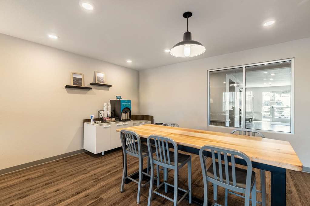 WoodSpring Suites Moreno Valley - photo 7