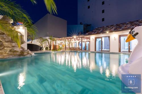 Cối Xoay Gió Trệt Không Lầu 6 Phòng Ngủ Bida Karaoke Phòng Lạnh Gần Biển Bãi Sau Vũng Tàu in Vung Tau, Vietnam