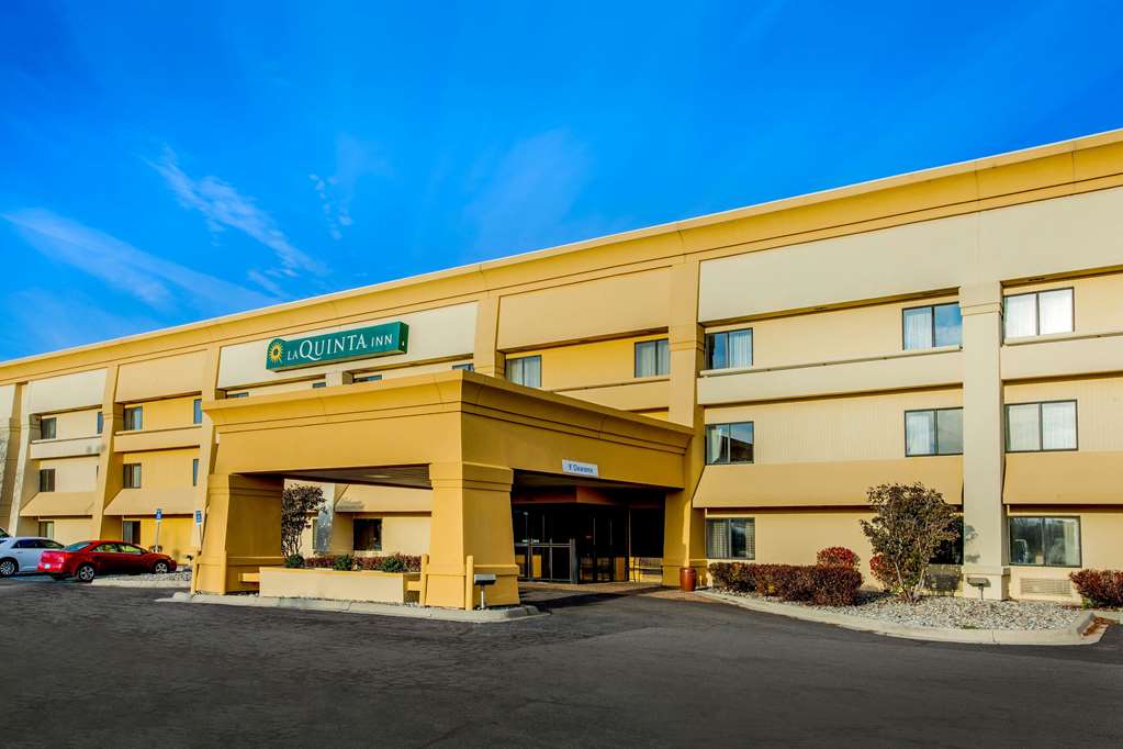 La Quinta Inn by Wyndham Detroit Southgate — hotel in Southgate