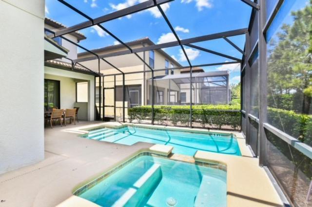 Solterra Resort 913 Hosted by Top Villas — hotel in Loughman