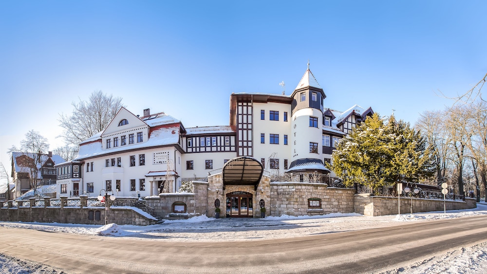 Bukowy Park Hotel Medical Spa — 4-Star Luxury Hotel in Polanica-Zdroj, Poland