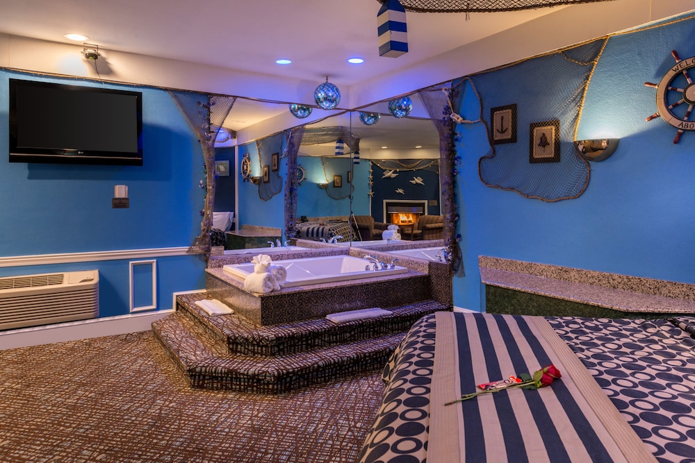 Inn of the Dove Romantic Suites with Jetted Tub & Fireplace - photo 6