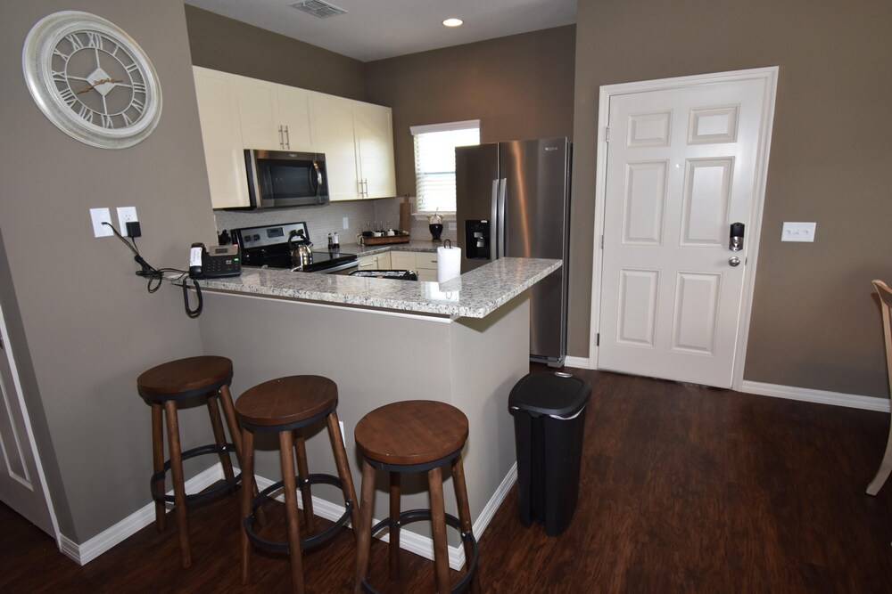Nov Special W Lucaya 4bed 2 Bath ID: 256175 - photo 15