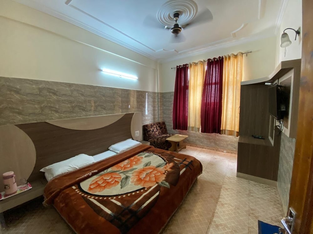 Hotel Aashirwad in Riasi, India