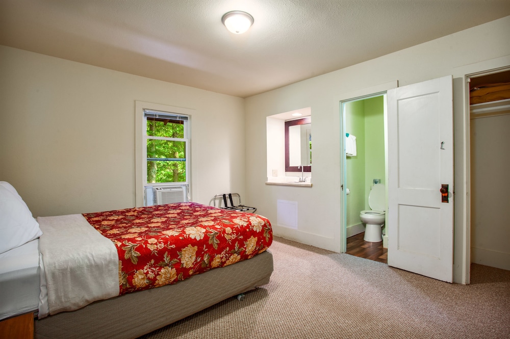 Birchcliff Resort - photo 16