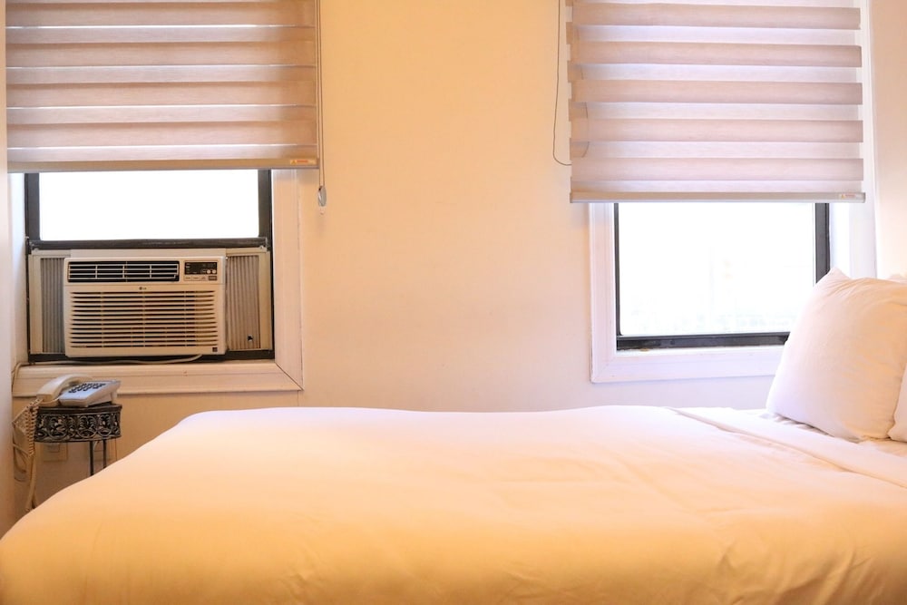 Midtown West Hotel - photo 13