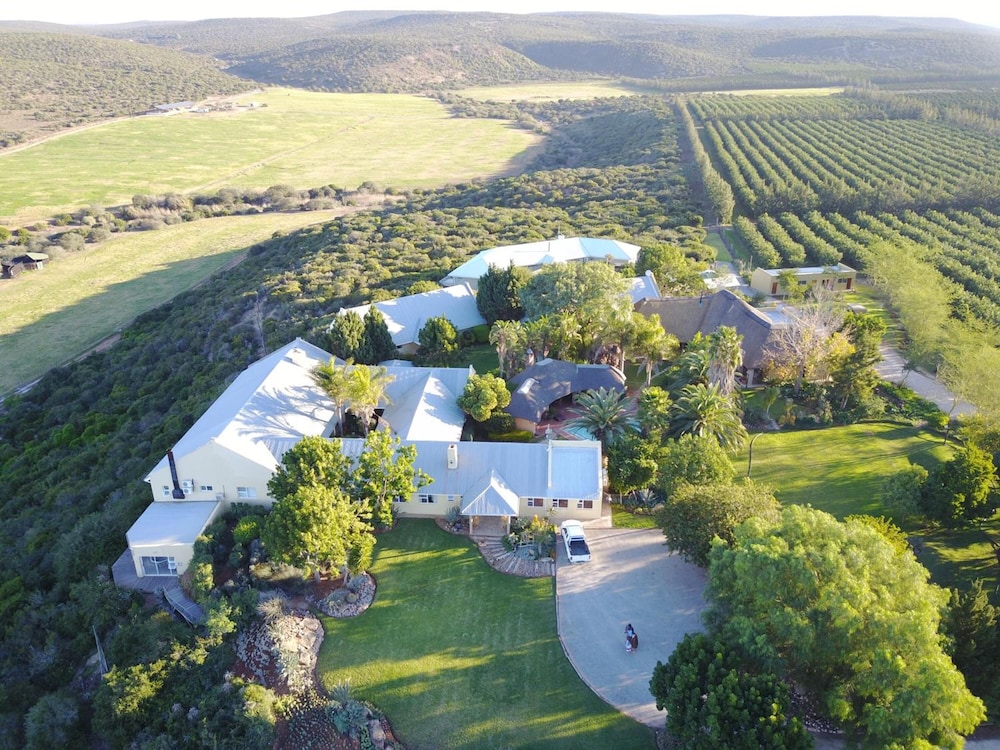Kududu Guest House — 4-Star Luxury Hotel in Kirkwood, South Africa