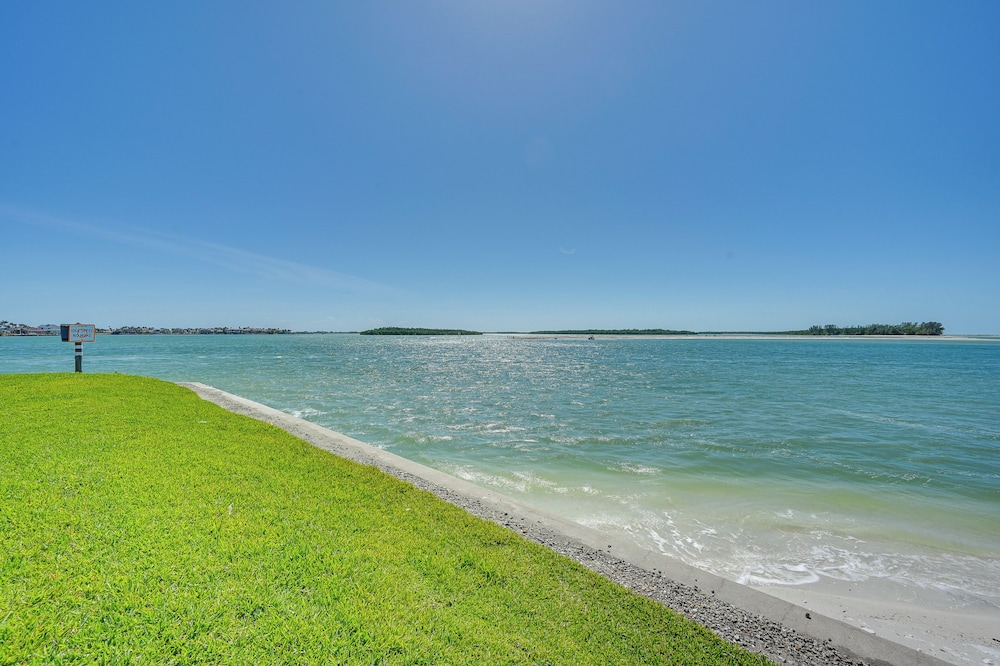 Marco Island Condo w Ocean Views Resort Perks - photo 23