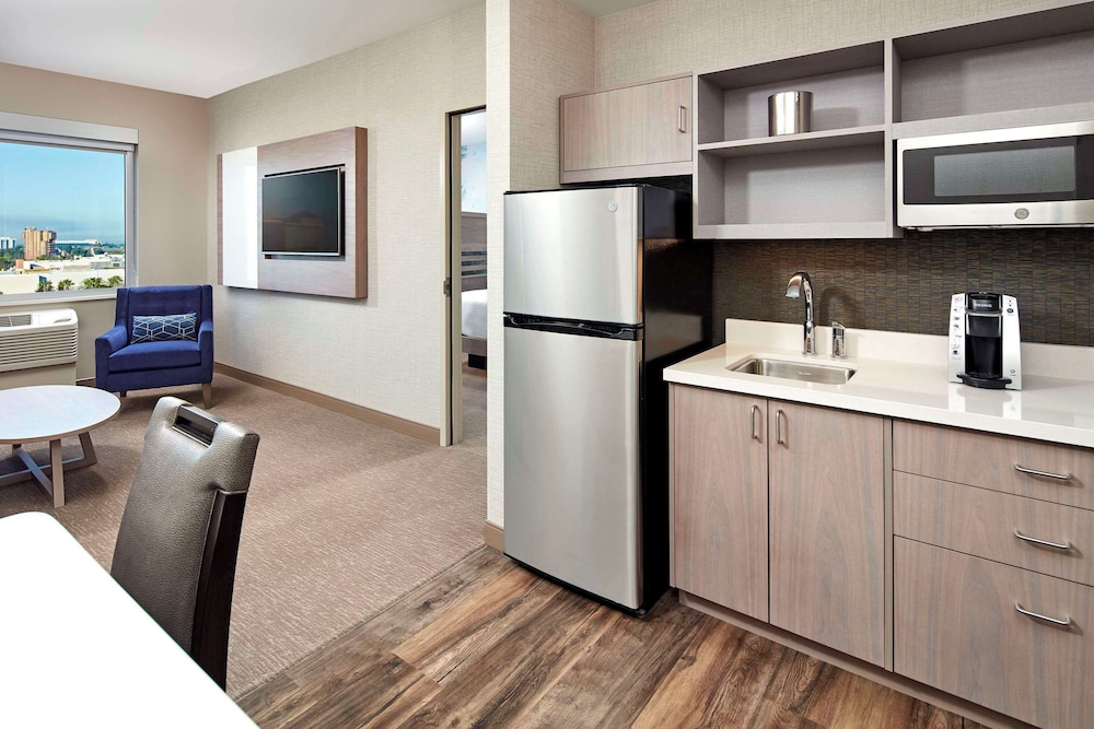 Anaheim Resort Suites - photo 25