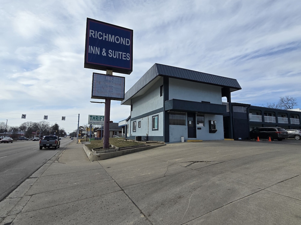 Richmond Inn & Suites - featured photo