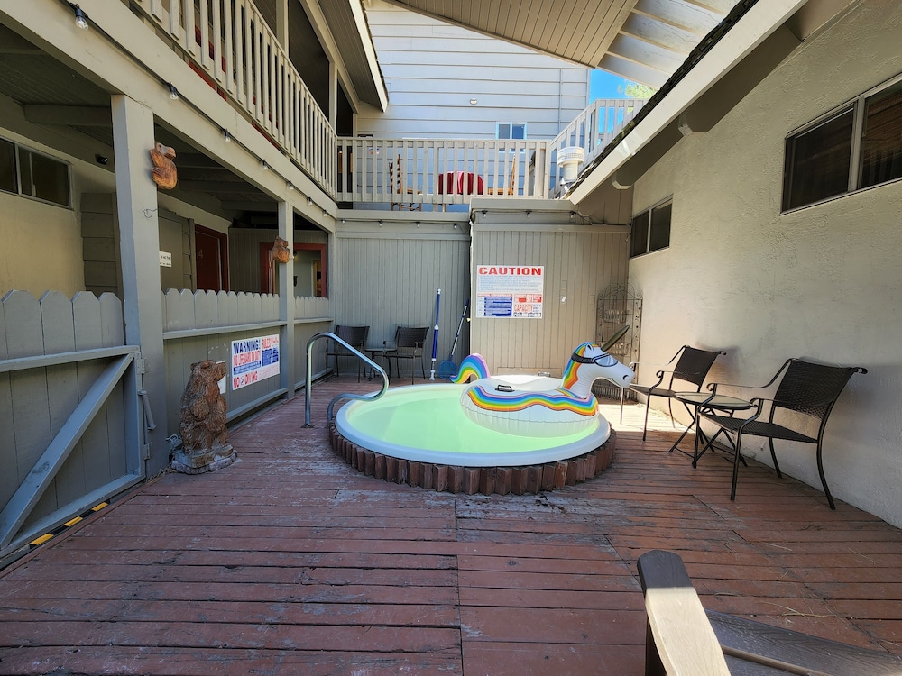 Cinnamon Bear Inn - photo 104