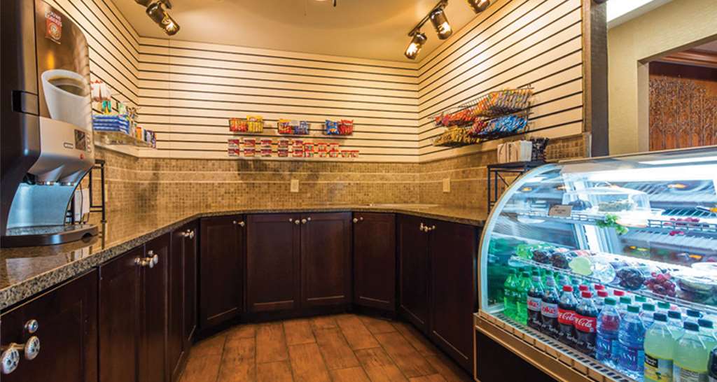 Best Western Plus Deer Park Hotel & Suites - photo 28