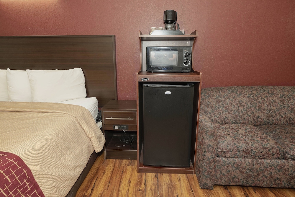 Red Roof Inn Starkville University - photo 3