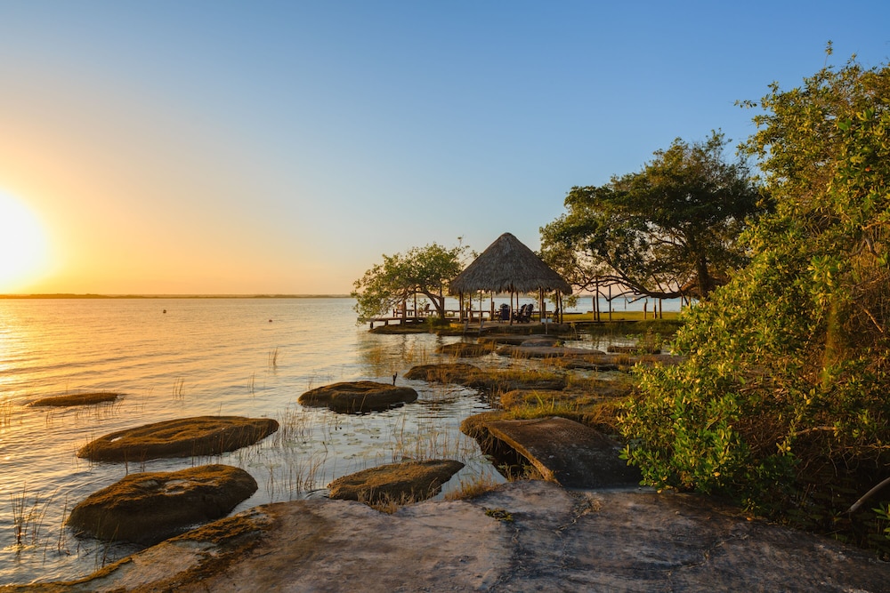 Azulea Bacalar Hotel & Spa Lagoon Front