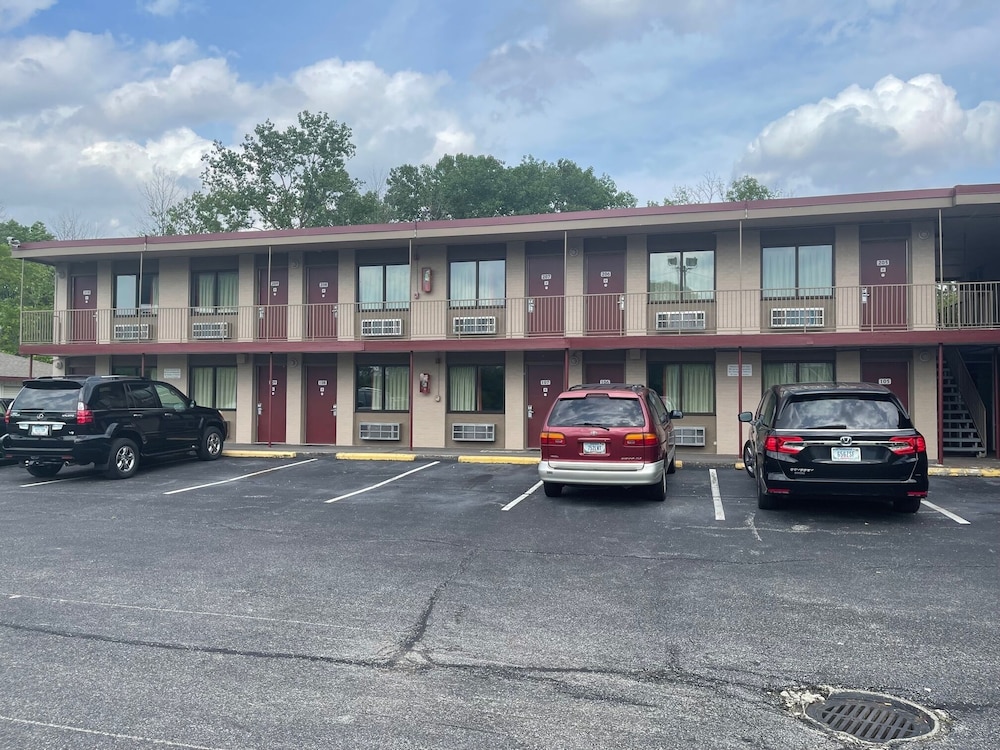 Motel 41 Evansville IN - photo 33