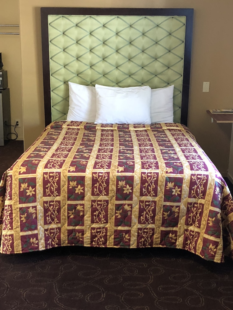 Lamplighter Motel - photo 37