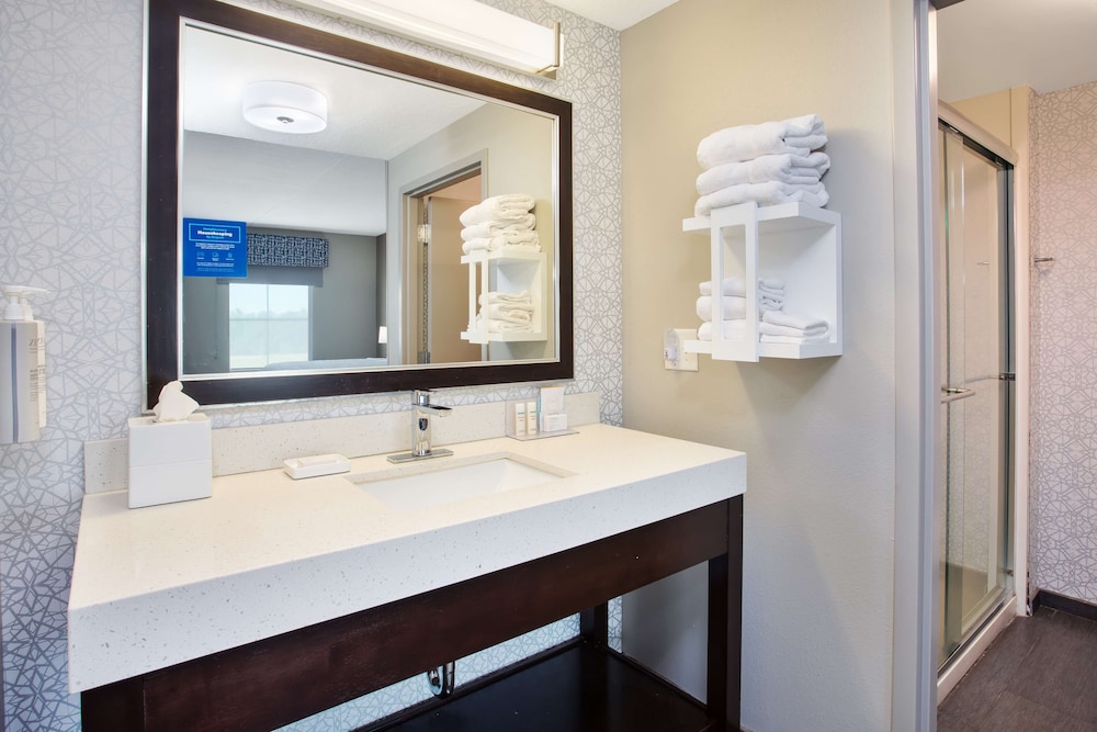 Hampton Inn & Suites Columbia Southeast Ft. Jackson - photo 23