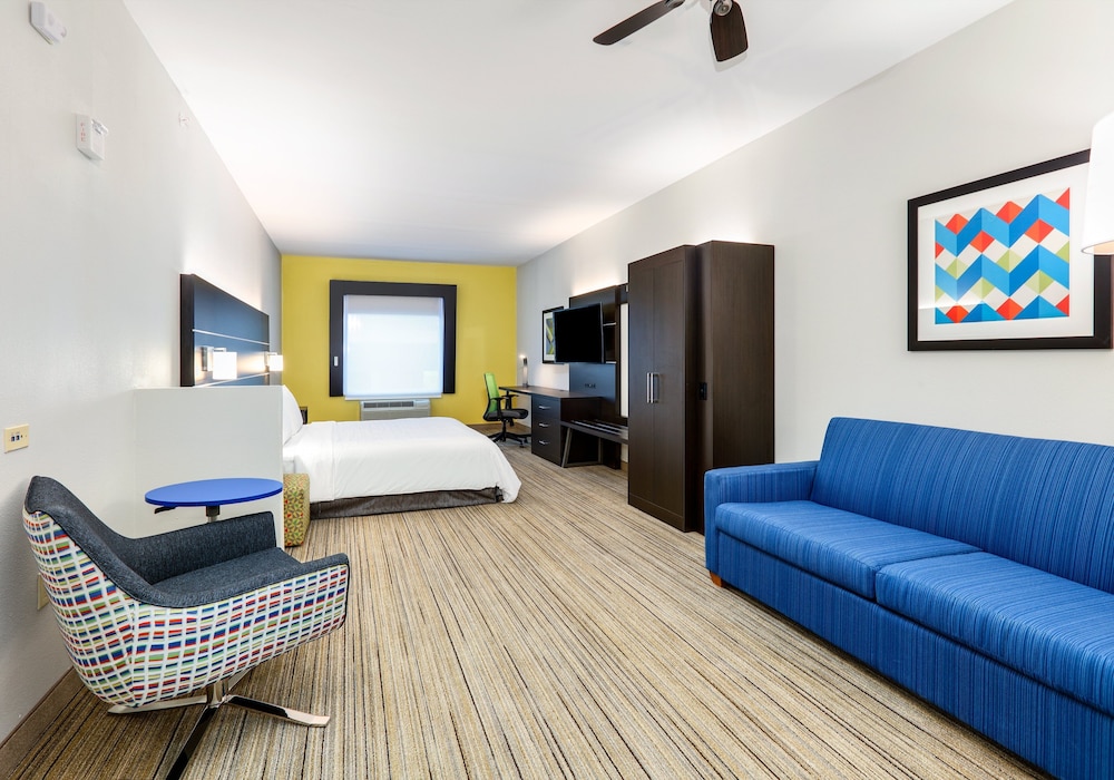 Holiday Inn Express Hotel & Suites Cleburne an IHG Hotel - photo 3