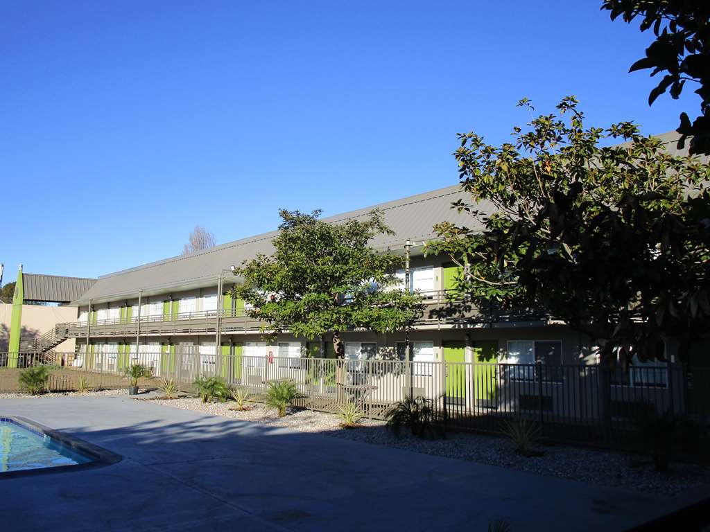 SureStay Plus Hotel by Best Western Point Richmond - photo 17